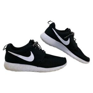 Nike Black Roshe Run Sneakers | Size 8 - Classic Athletic Style